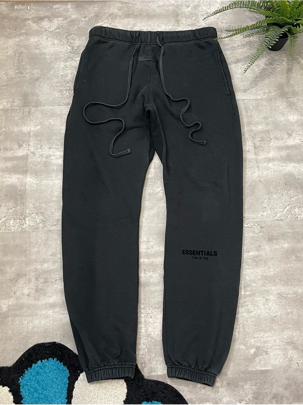 Fear of God Essentials Black Sweatpants Joggers Mens XL Logo